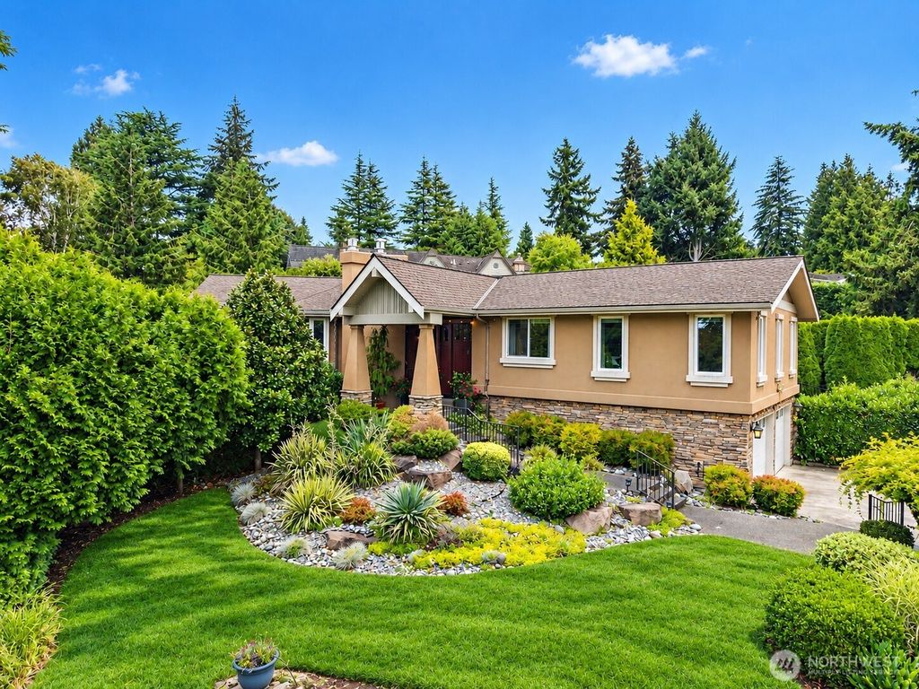 1216 88th Place NE, Clyde Hill, WA 98004