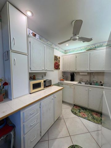 175 Bedford G, West Palm Beach, FL 33417