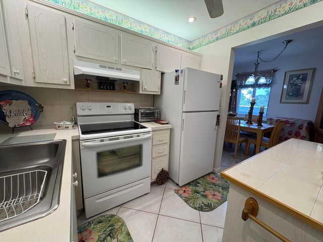 175 Bedford G, West Palm Beach, FL 33417
