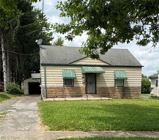 828 Marmion Avenue, Youngstown, OH 44502
