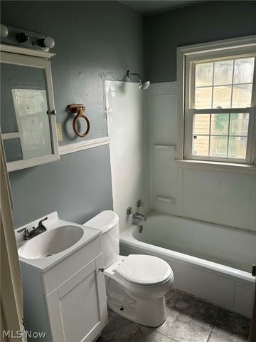 828 Marmion Avenue, Youngstown, OH 44502