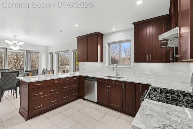 33292 Mallard Drive, Brownstown Charter Township, MI 48173