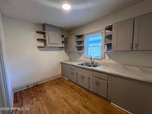 606 E 60TH Street, Jacksonville, FL 32208