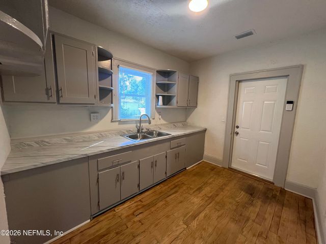 606 E 60TH Street, Jacksonville, FL 32208