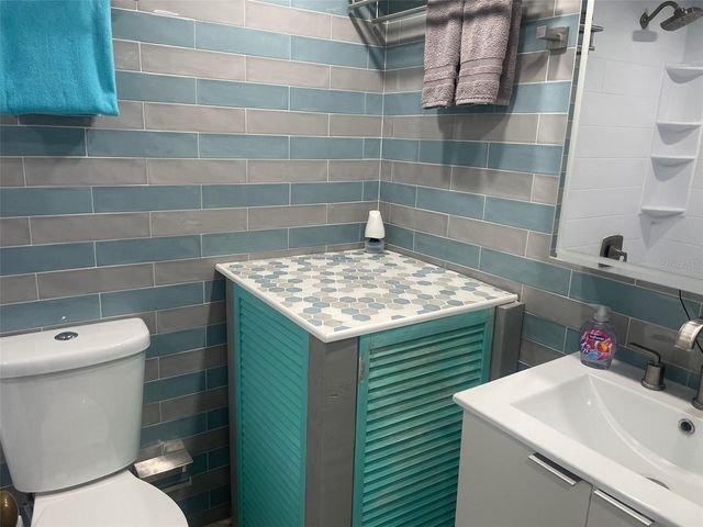 159 MEDALLION BOULEVARD E, Madeira Beach, FL 33708