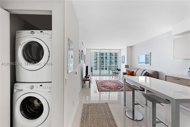 1300 Brickell Bay Dr 1905, Miami, FL 33131