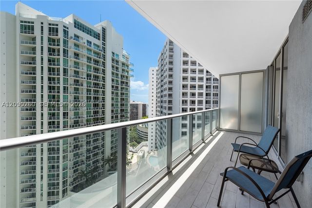 1300 Brickell Bay Dr 1905, Miami, FL 33131