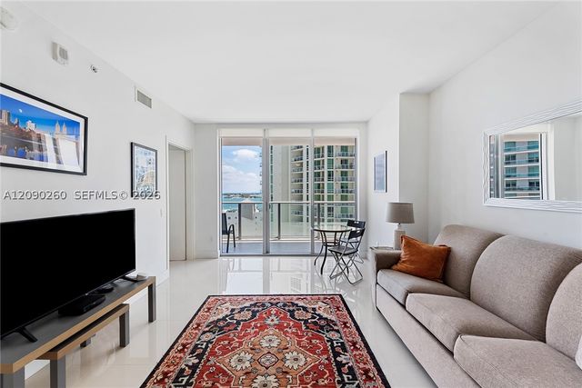 1300 Brickell Bay Dr 1905, Miami, FL 33131