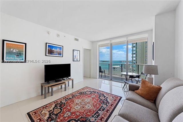 1300 Brickell Bay Dr 1905, Miami, FL 33131