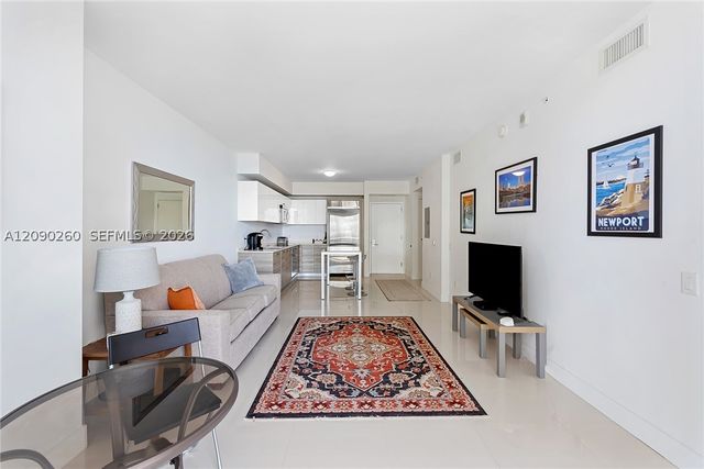 1300 Brickell Bay Dr 1905, Miami, FL 33131