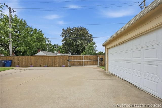 3046 S Cincinnati Avenue, Tulsa, OK 74114