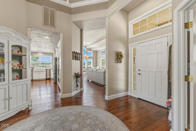 1072 Castlewood Drive, Medford, OR 97504
