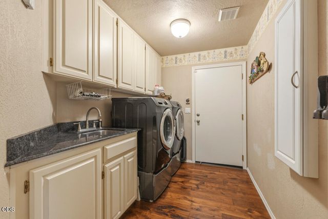1072 Castlewood Drive, Medford, OR 97504