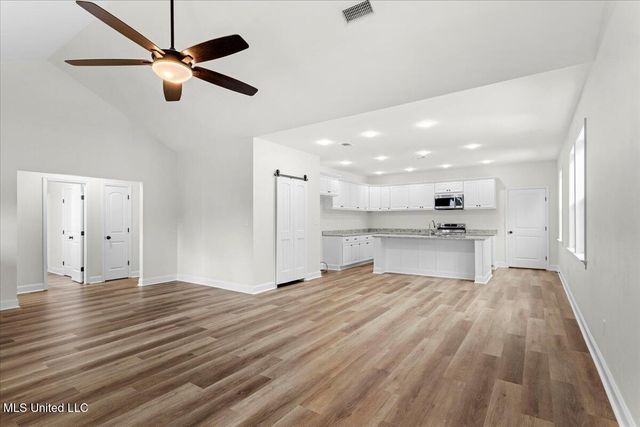 6015 Choctaw Place, Kiln, MS 39556