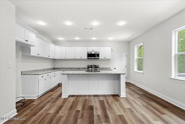 6015 Choctaw Place, Kiln, MS 39556