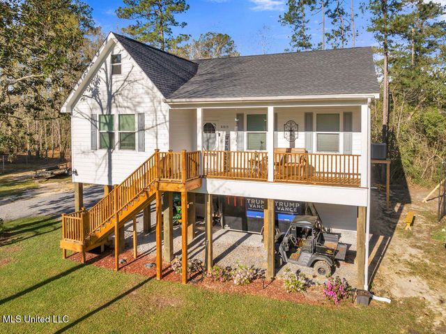 6015 Choctaw Place, Kiln, MS 39556