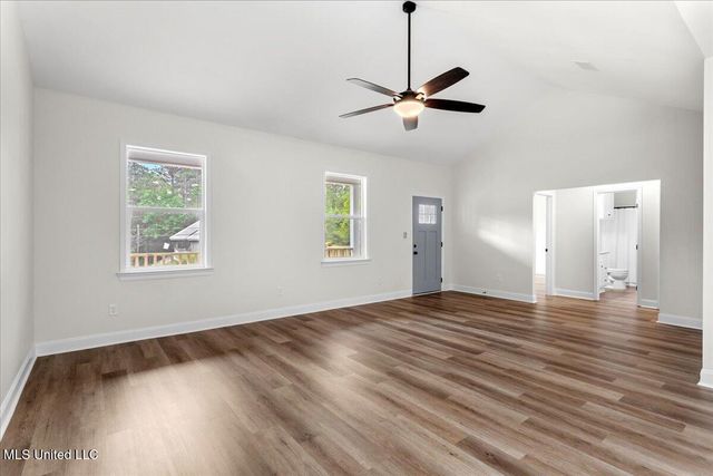 6015 Choctaw Place, Kiln, MS 39556