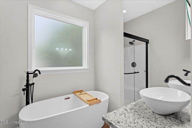 6015 Choctaw Place, Kiln, MS 39556