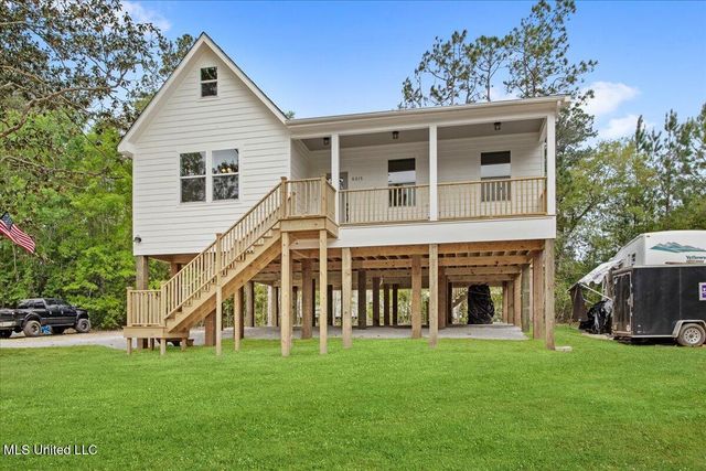 6015 Choctaw Place, Kiln, MS 39556