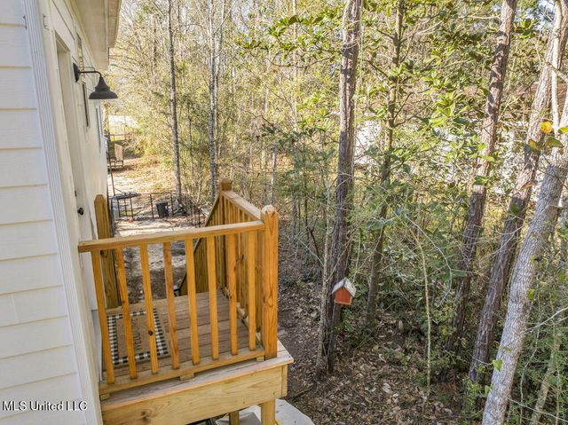 6015 Choctaw Place, Kiln, MS 39556
