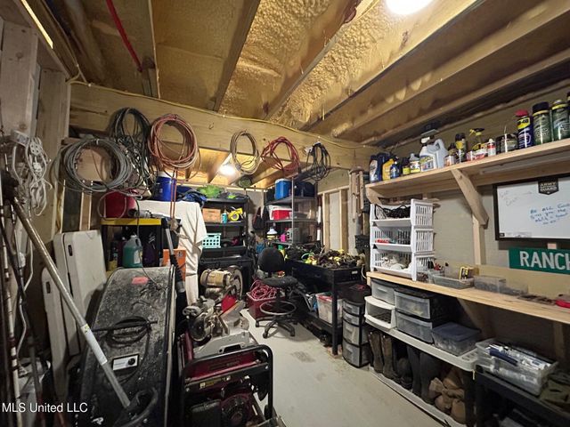 6015 Choctaw Place, Kiln, MS 39556