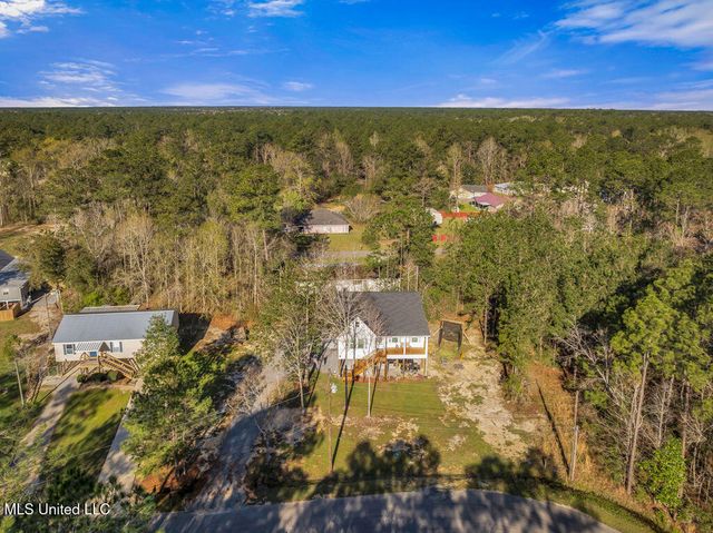 6015 Choctaw Place, Kiln, MS 39556