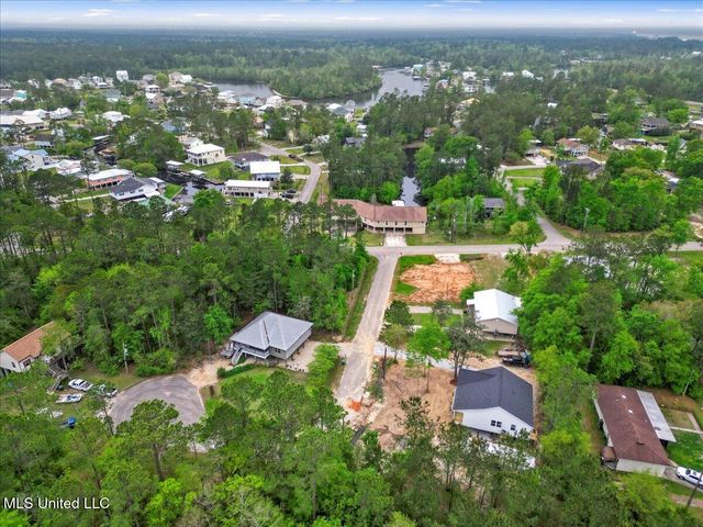 6015 Choctaw Place, Kiln, MS 39556