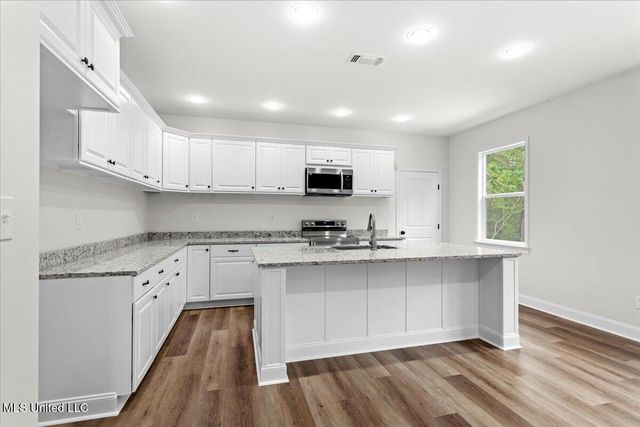 6015 Choctaw Place, Kiln, MS 39556