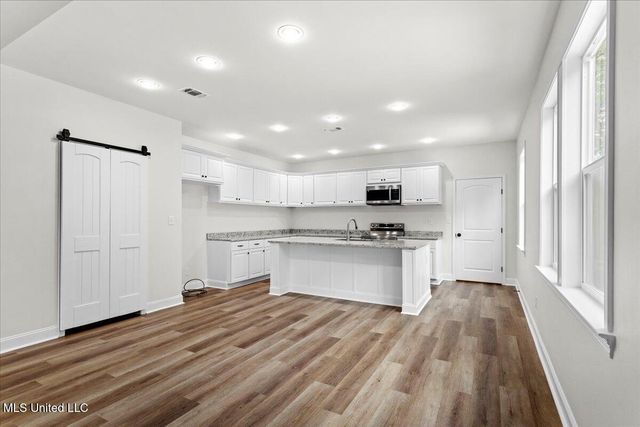 6015 Choctaw Place, Kiln, MS 39556