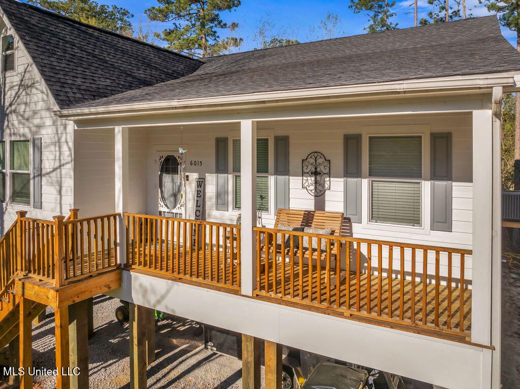 6015 Choctaw Place, Kiln, MS 39556
