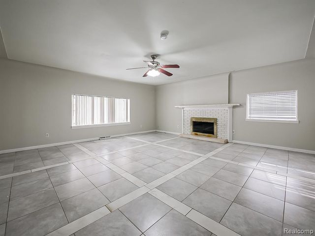 25323 Orchard Lake Road, Farmington, MI 48336