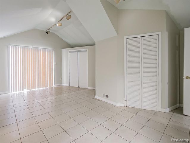 25323 Orchard Lake Road, Farmington, MI 48336