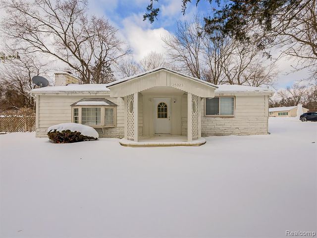 25323 Orchard Lake Road, Farmington, MI 48336