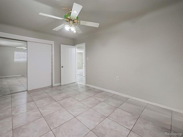 25323 Orchard Lake Road, Farmington, MI 48336