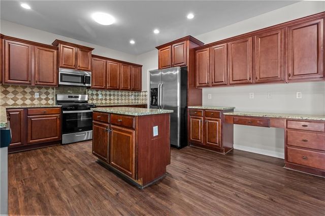 906 Fox Croft Place, Canton, GA 30114