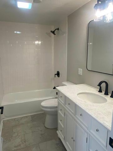 93 Oakwood Avenue, Edgerton, WI 53534