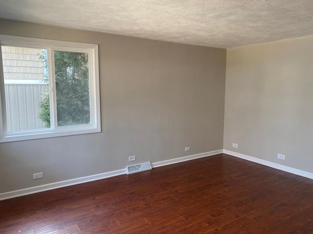 93 Oakwood Avenue, Edgerton, WI 53534