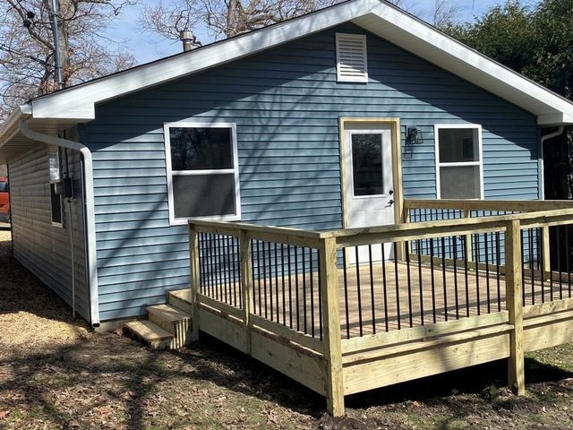 93 Oakwood Avenue, Edgerton, WI 53534