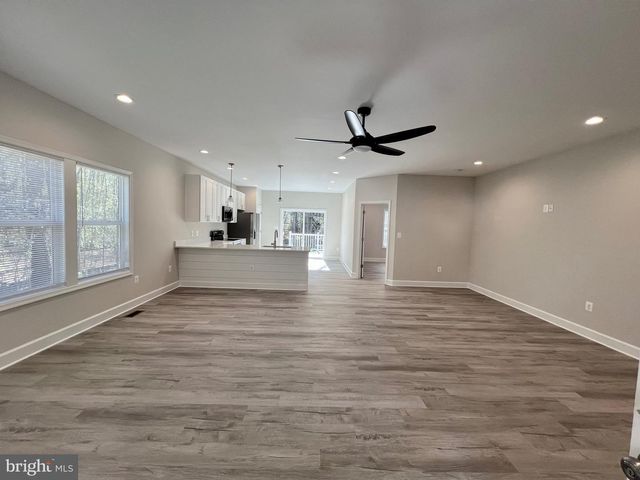 175 WILDWOOD RD, Colonial Beach, VA 22443