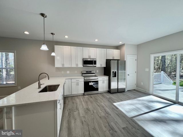 175 WILDWOOD RD, Colonial Beach, VA 22443