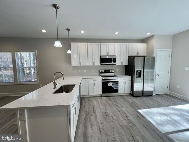 175 WILDWOOD RD, Colonial Beach, VA 22443