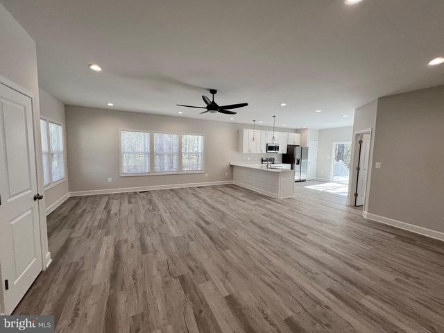 175 WILDWOOD RD, Colonial Beach, VA 22443