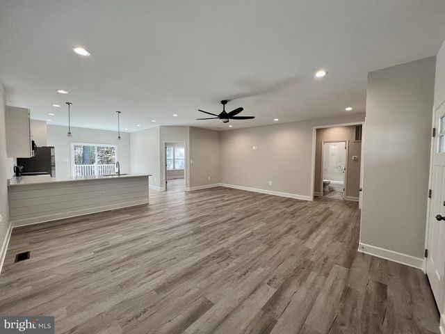 175 WILDWOOD RD, Colonial Beach, VA 22443