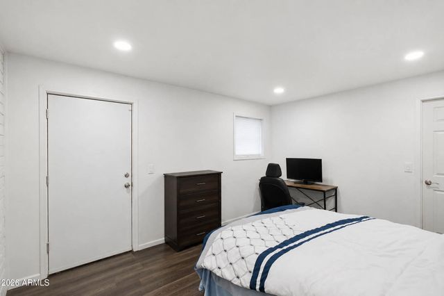 813 W ROMO JONES Street, Tempe, AZ 85281