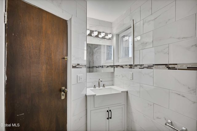 246 Union Street, Schenectady, NY 12305