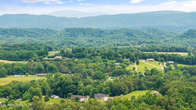 825 Sues Way, Maryville, TN 37803