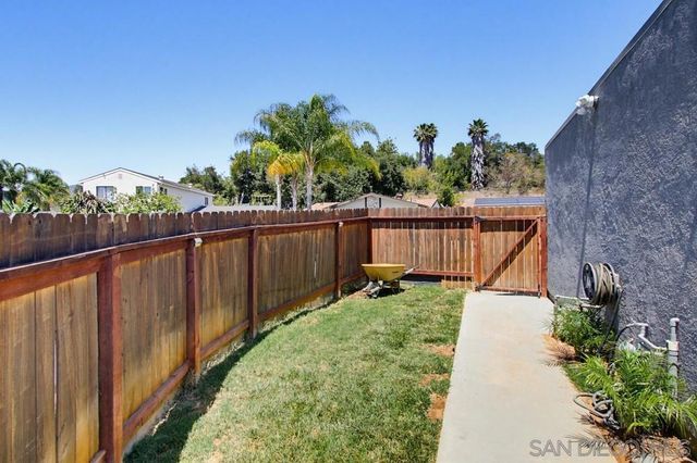 320 James St, Escondido, CA 92027