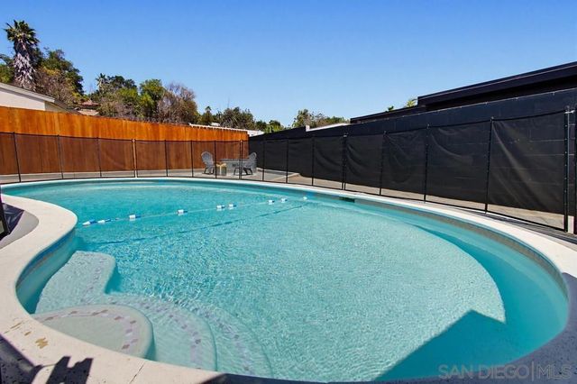 320 James St, Escondido, CA 92027