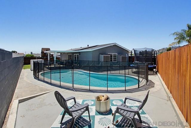 320 James St, Escondido, CA 92027