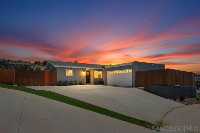 320 James St, Escondido, CA 92027